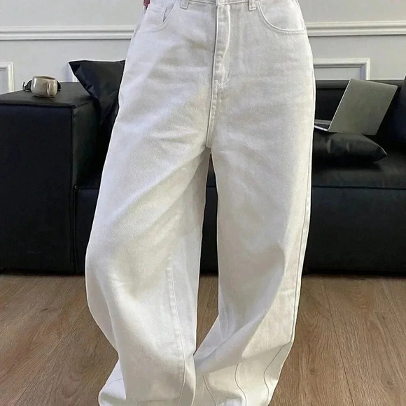 White Casual Women's Solid Color Loose Denim Pants - Picture 4 of 9